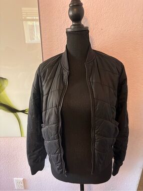 Lululemon reversible jacket size small